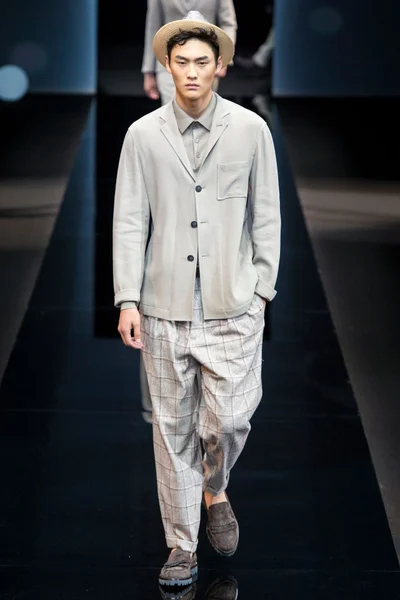 Look 11